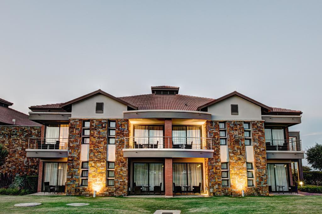 Royal Marang Hotel Phokeng 외부 사진 The Kingdom Hotel