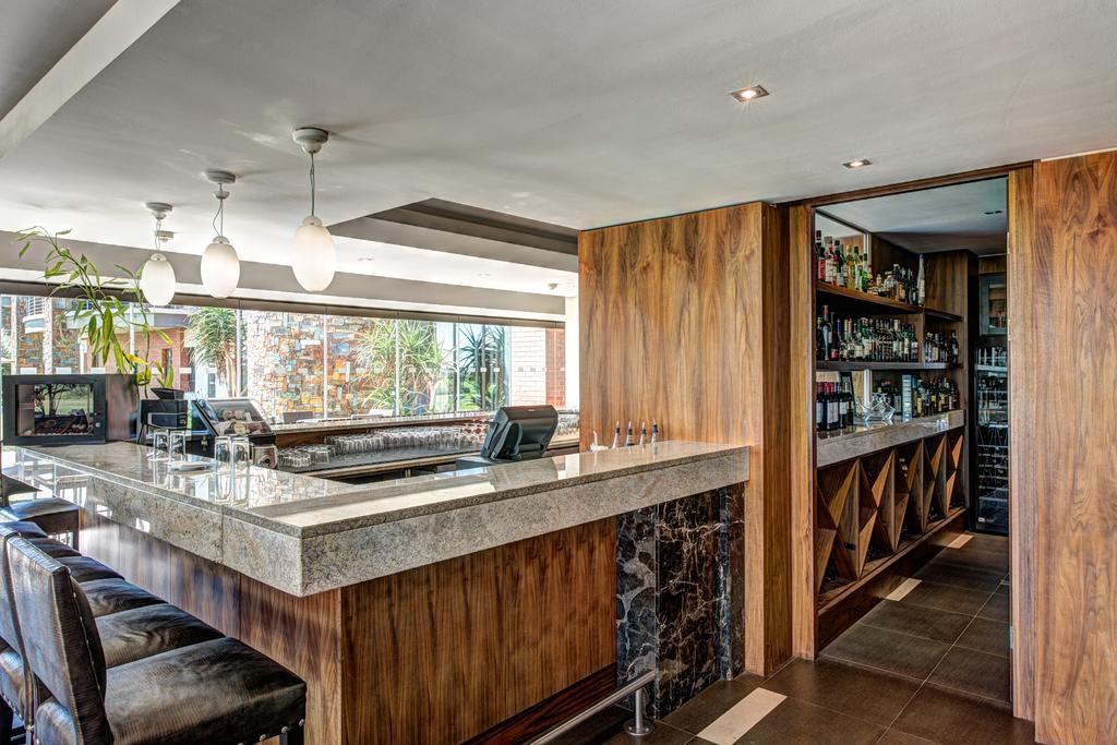 Royal Marang Hotel Phokeng 외부 사진 The bar at the restaurant