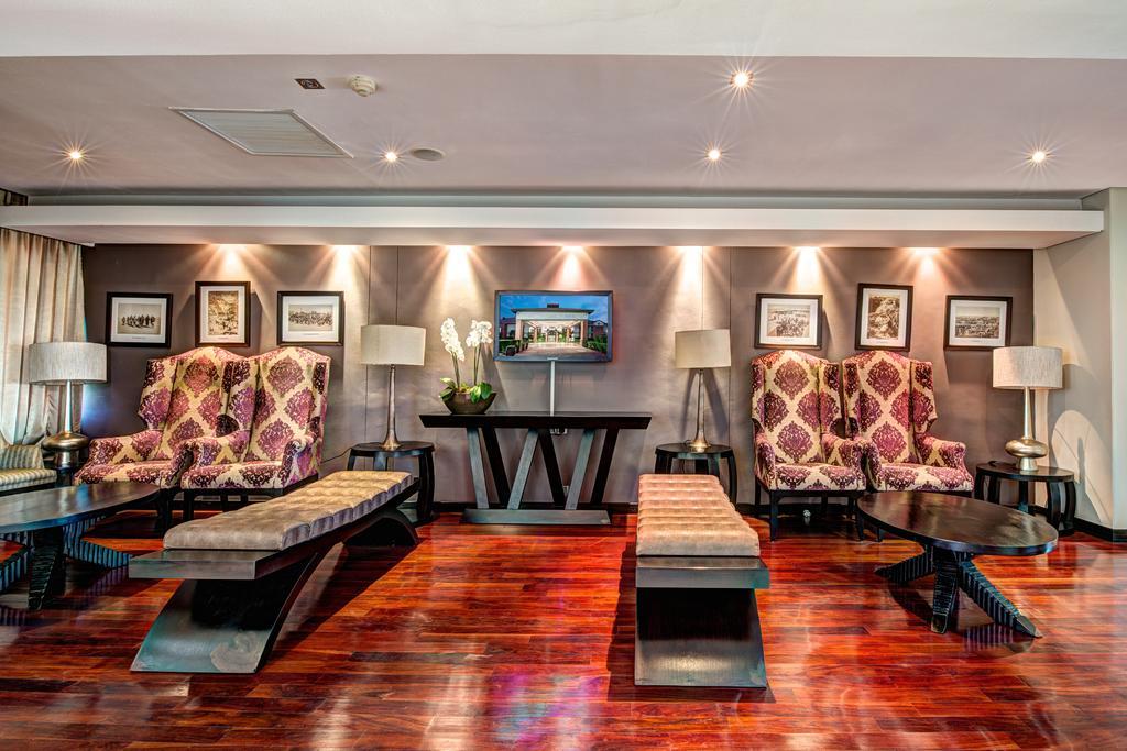 Royal Marang Hotel Phokeng 외부 사진 The lounge at the airport