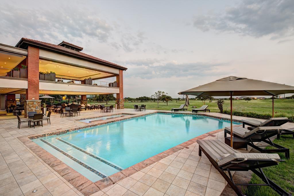 Royal Marang Hotel Phokeng 외부 사진 The clubhouse at the Ranch Resort