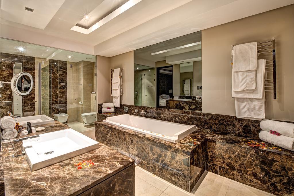 Royal Marang Hotel Phokeng 객실 사진 Bathroom