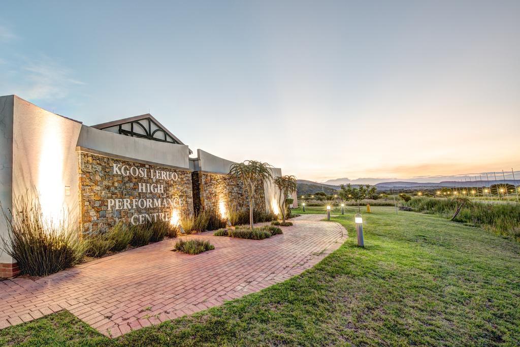 Royal Marang Hotel Phokeng 외부 사진 Kgosi Letsie III High Performance Centre